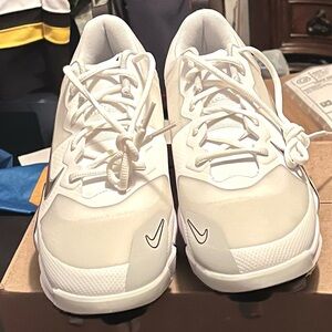 Mens size 8 White Nike Force Zoom Trout 9 Pro Metal Baseball Cleats. FB2907-102